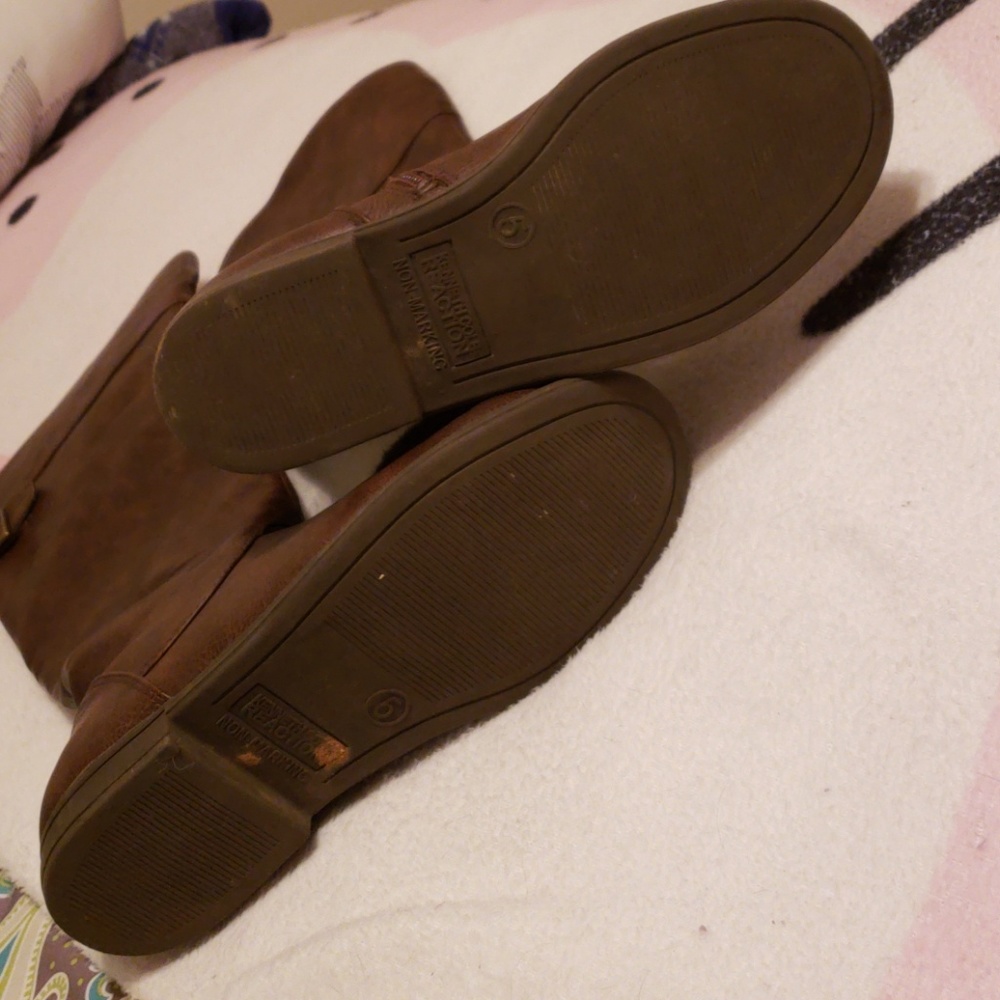 Boots - Picture 2 of 4